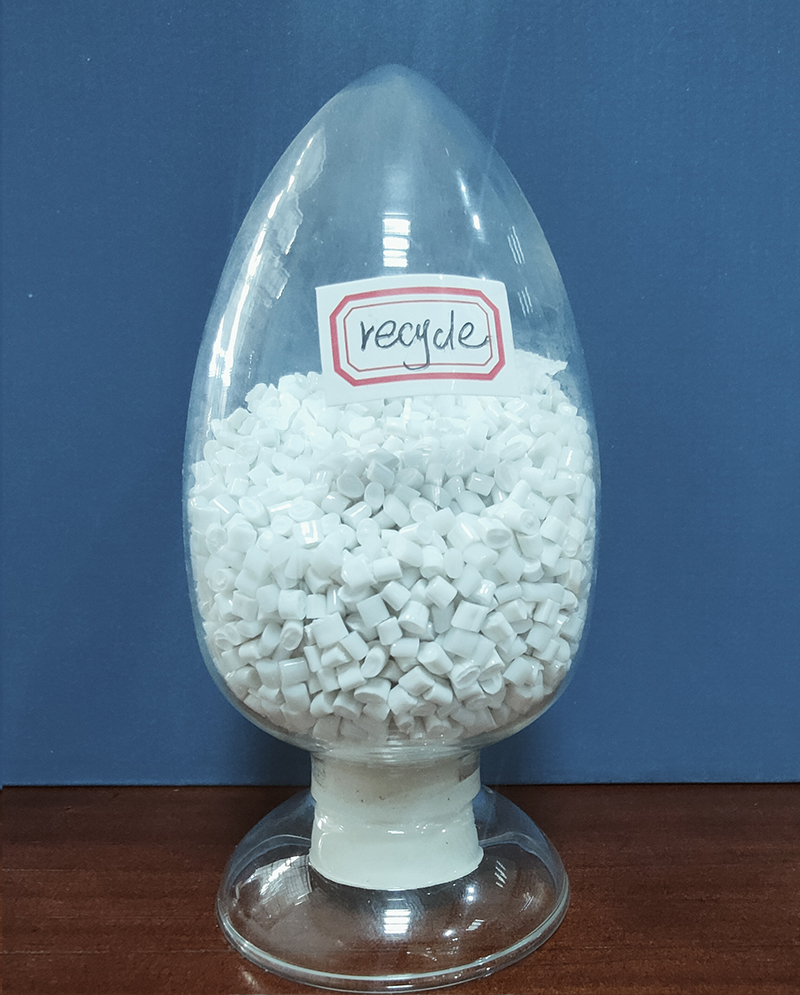 Wysokiej jakości, tekstylne wióry poliestrowe z recyklingu do dzianin Wysokiej jakości, tekstylne wióry poliestrowe z recyklingu do dzianin